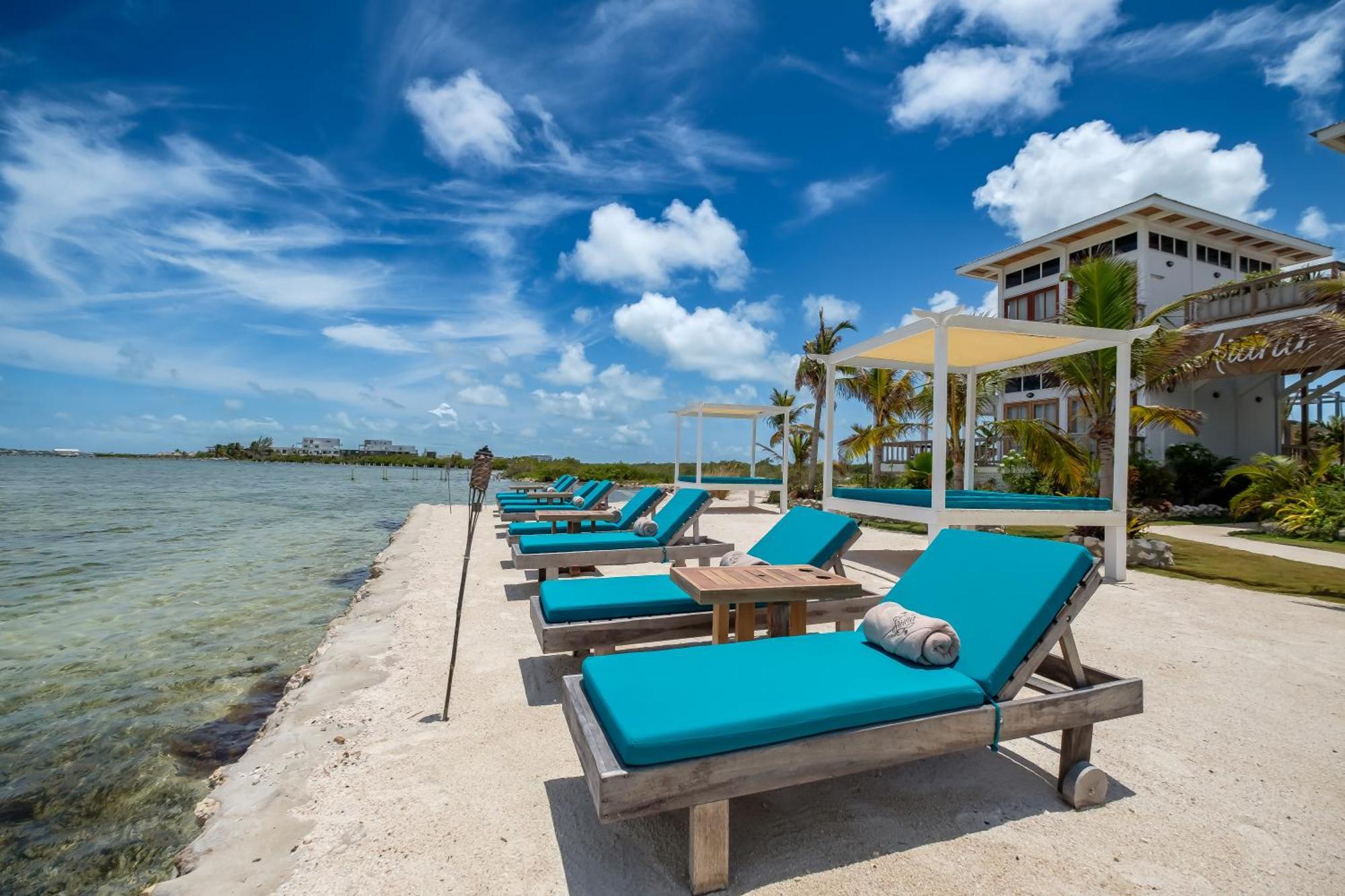 Aruna Resort & Villas San Pedro  Exterior photo