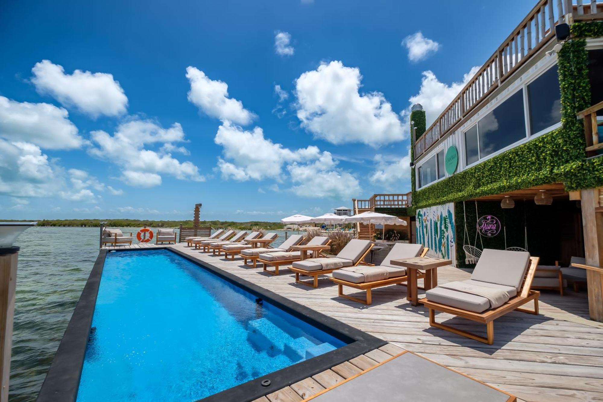 Aruna Resort & Villas San Pedro  Exterior photo