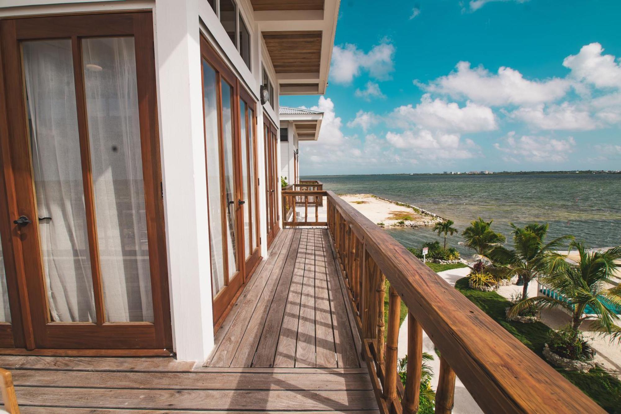 Aruna Resort & Villas San Pedro  Exterior photo